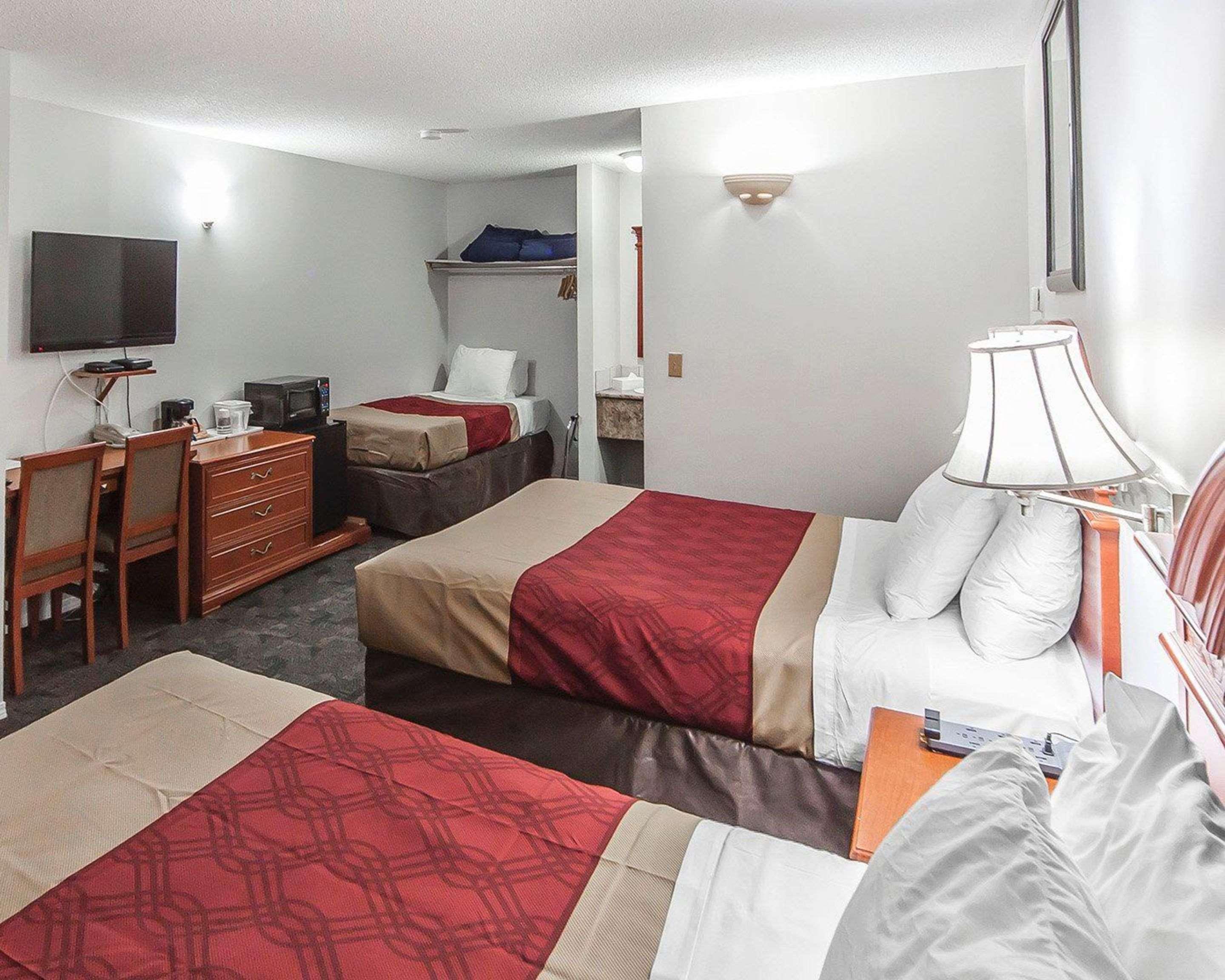 Econo & Motel